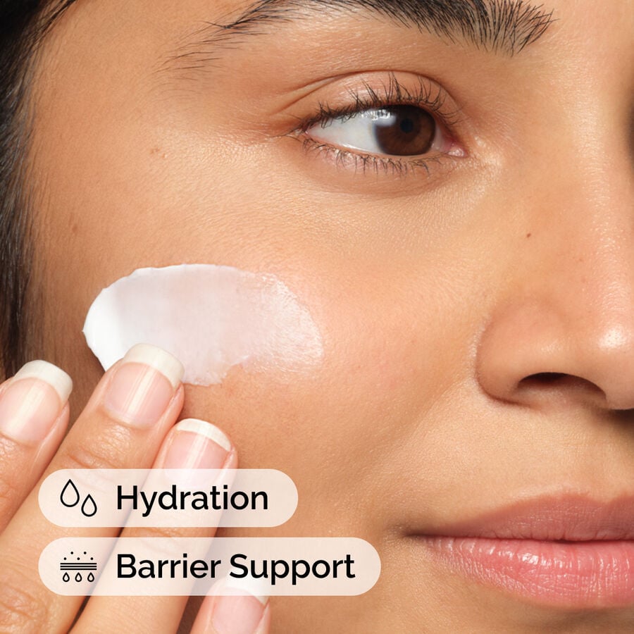 natural-moisturizing-factors-ha-o7 ord-natural-moisturizing-factors-ha-model-application-with-benefits.jpg