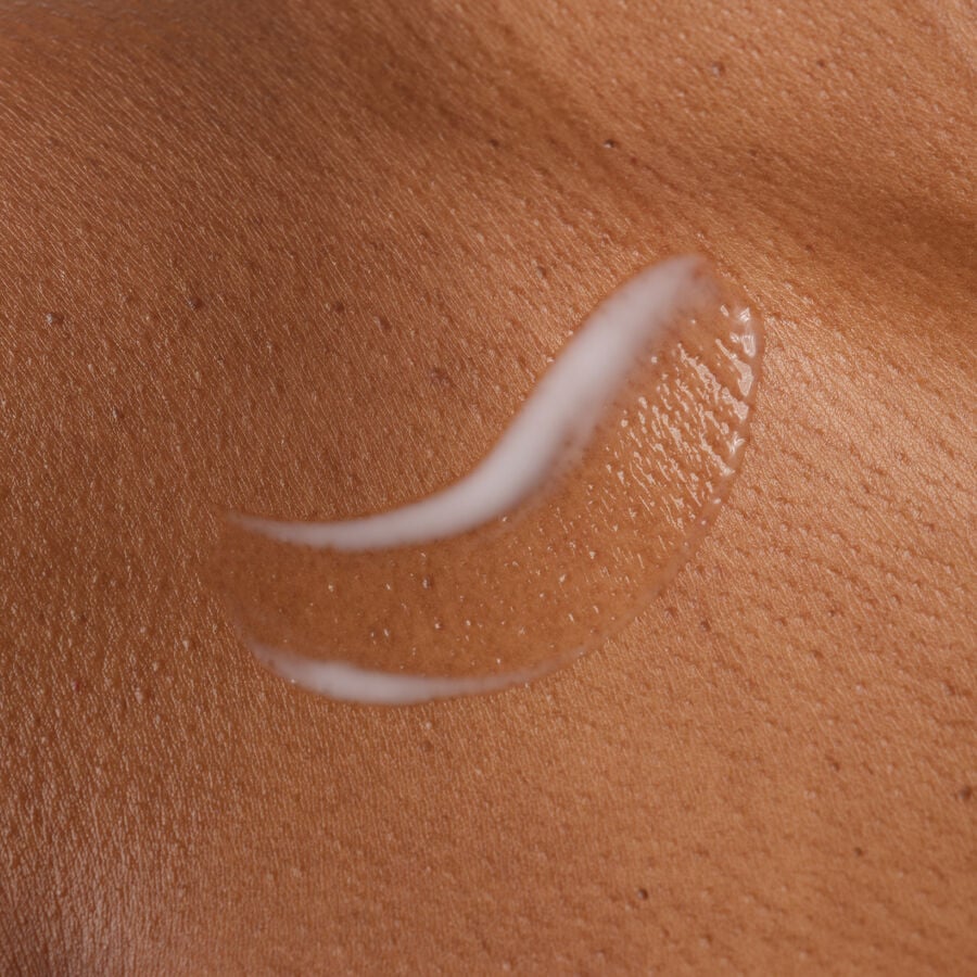 niacinamide-5-face-and-body-emulsion-y0 ord-niacinamide-05-body-face-pdp-application.jpg